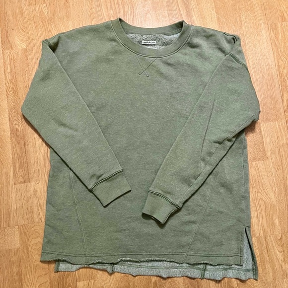 Soft faded green American Eagle crewneck - Picture 1 of 3